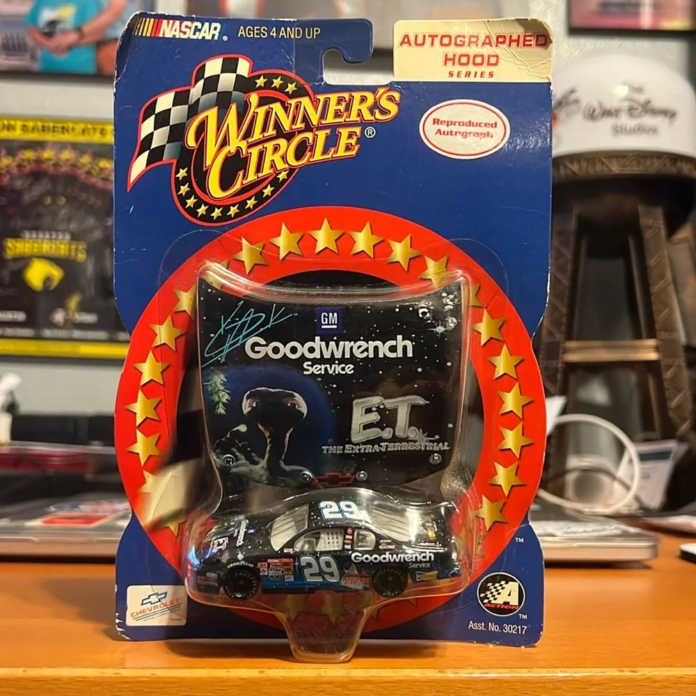 Winner’s Circle Autographed Hood Series Diecast Kevin Harvick